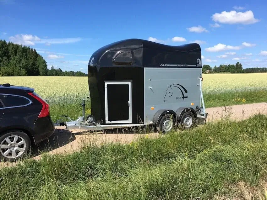 Köpa Cheval hästtransport i Sverige